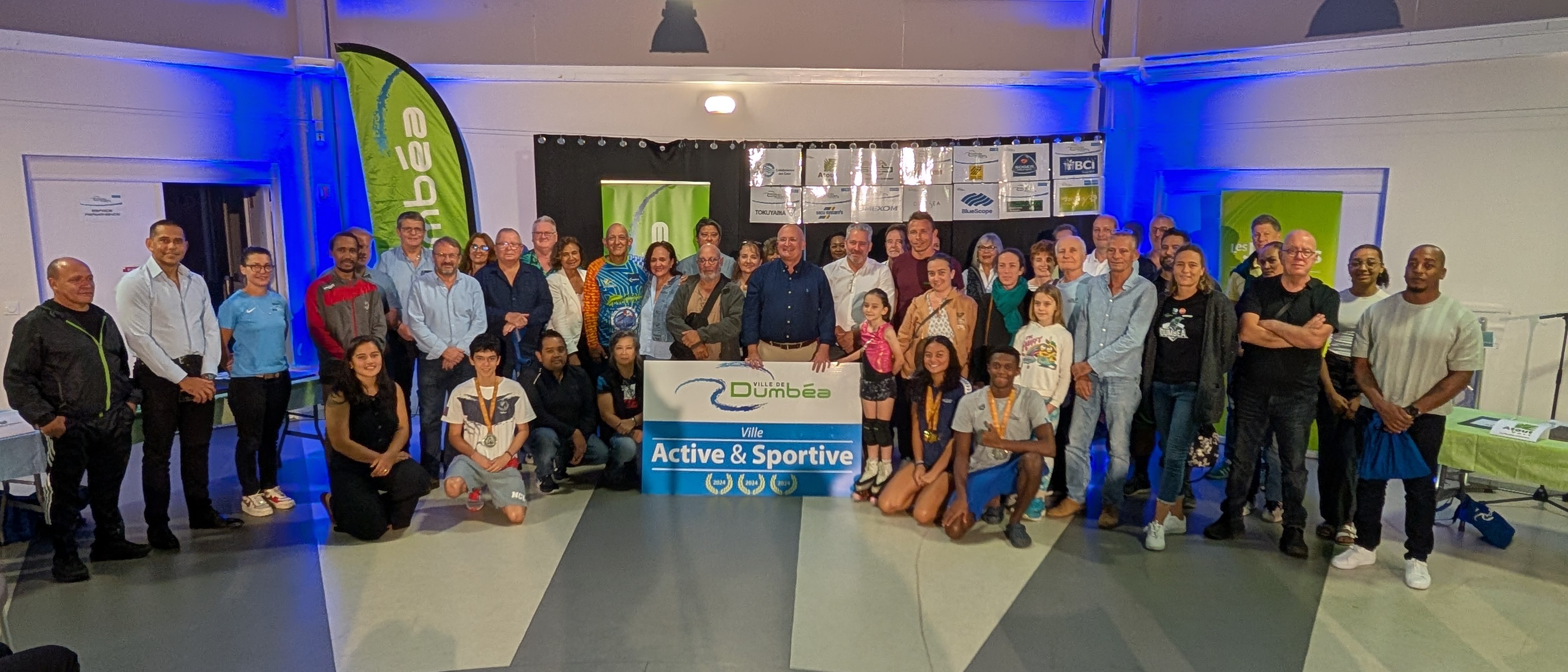 01. photo groupe .jpg
