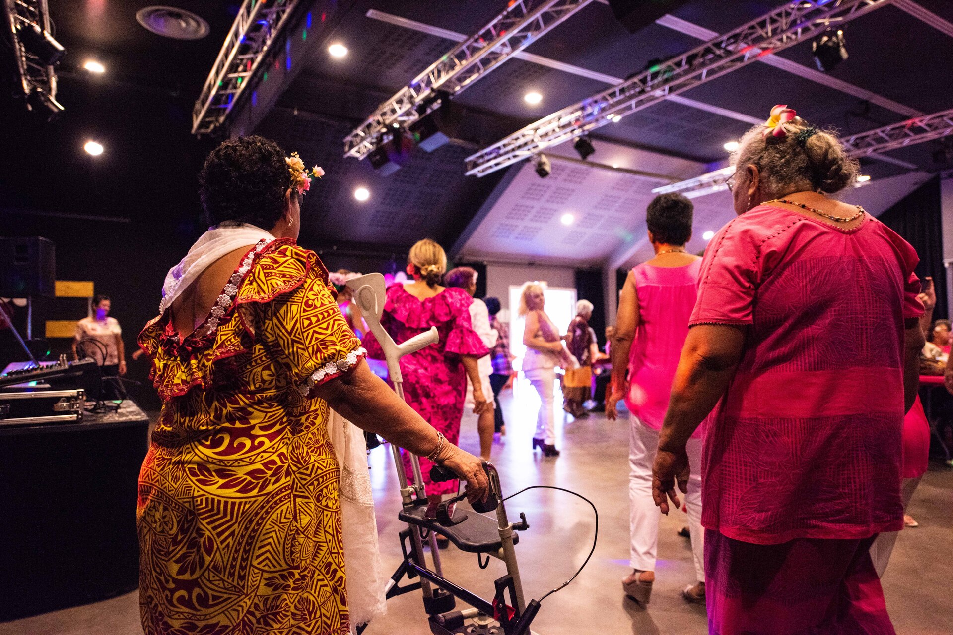 1628453634-the-dansant-senior-16.jpg