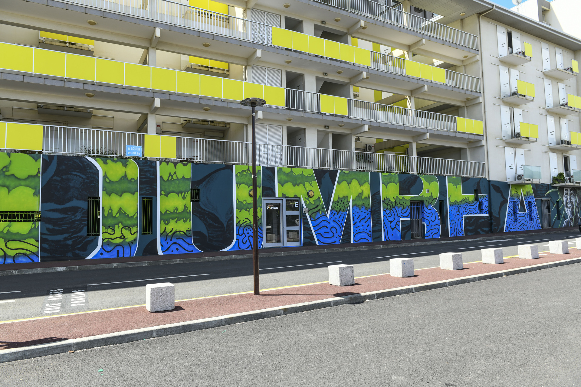 1640220121-fresque-murale-dumb-a-sic-mairie-2.jpg