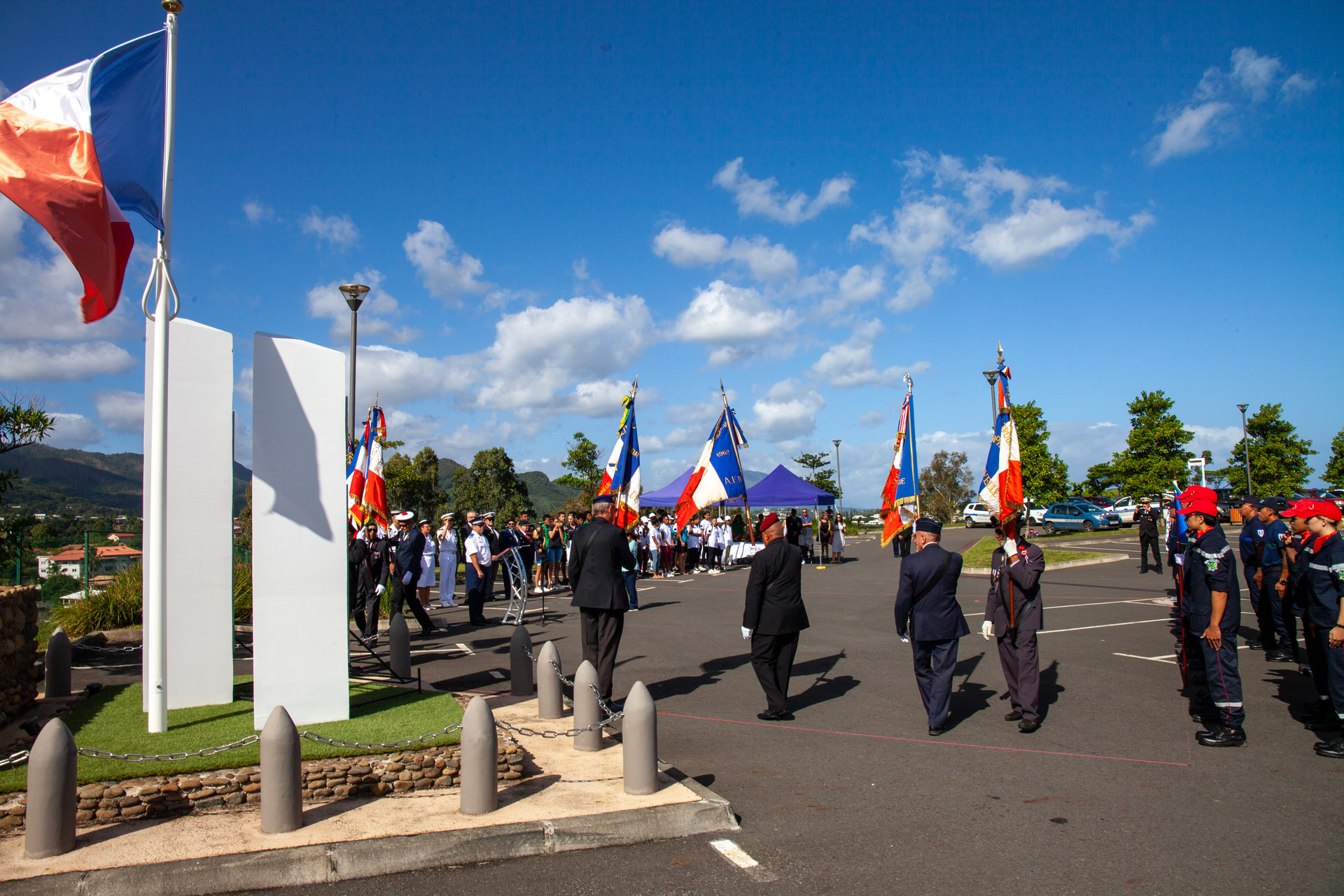1652322134-30.jpg