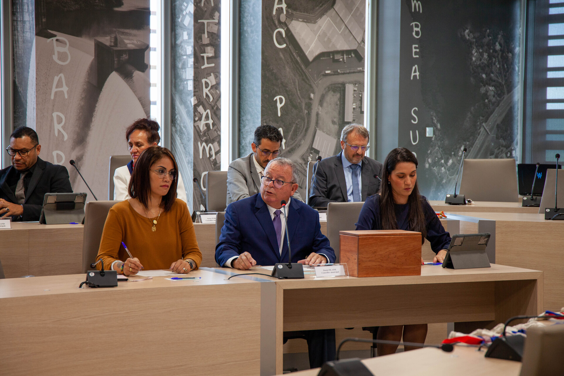1697411110-6.jpg