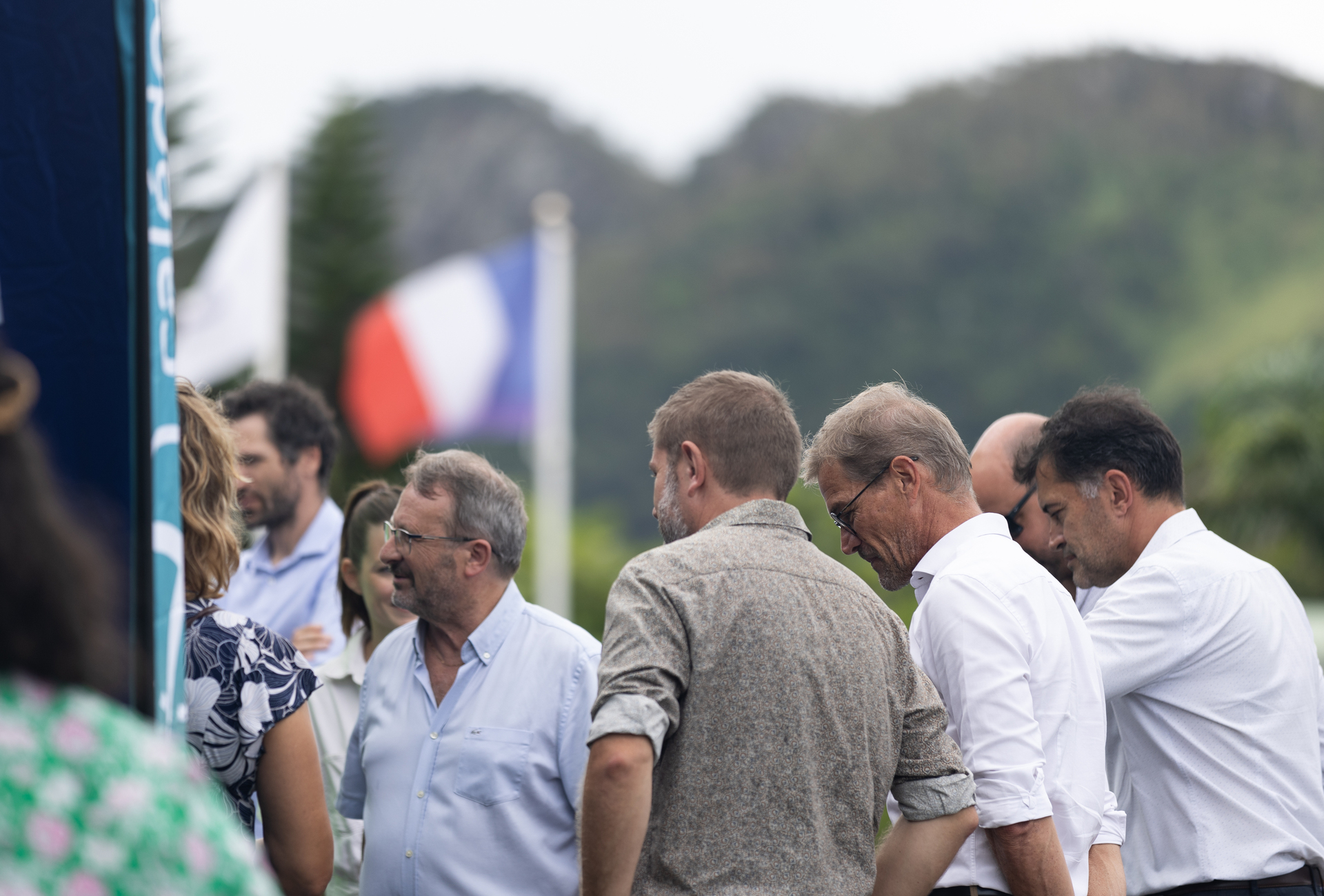 1712548230-inauguration-bornes-enercal-2.jpg