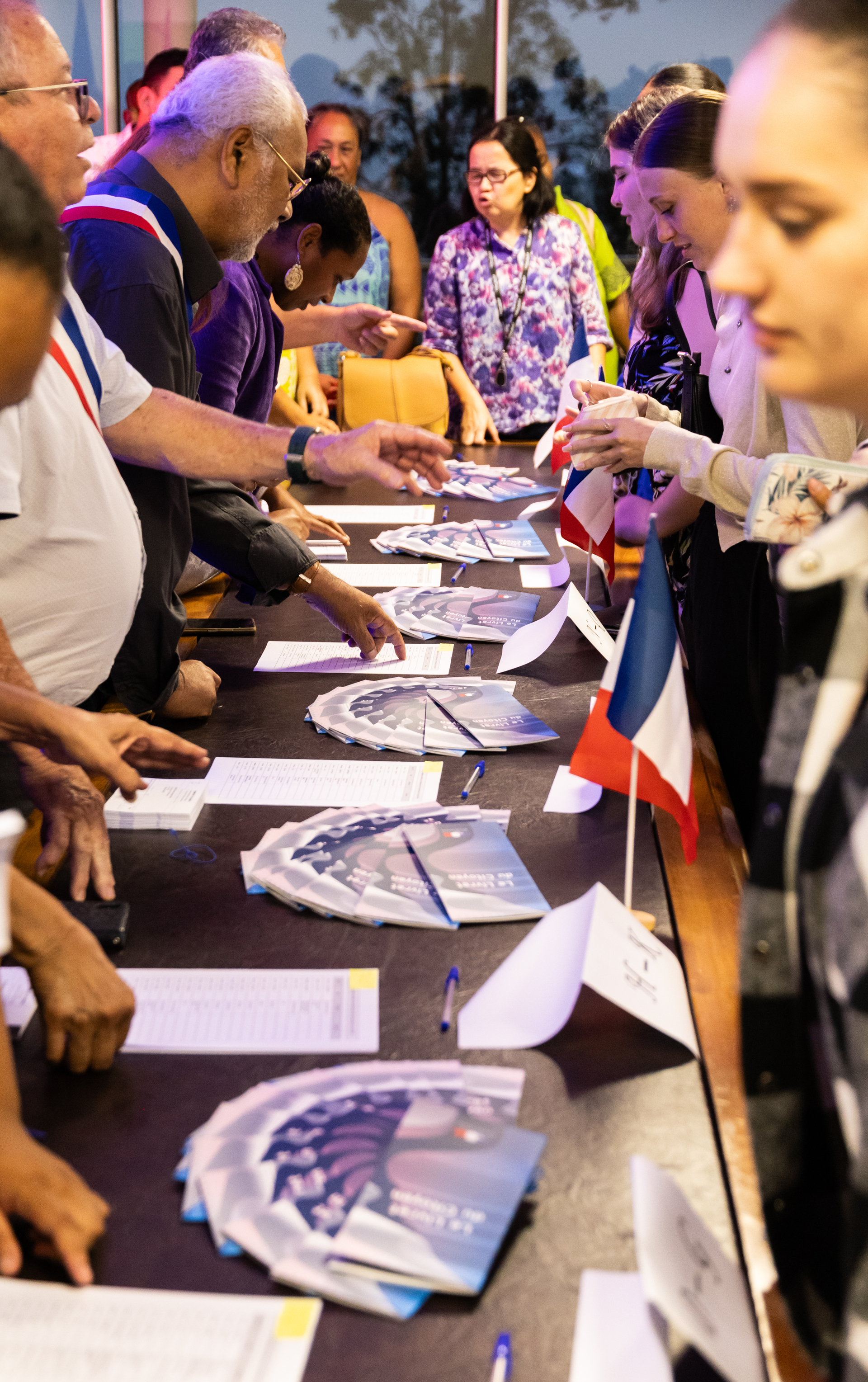 1714046285-ceremonie-remise-cartes-electorales-11.jpg