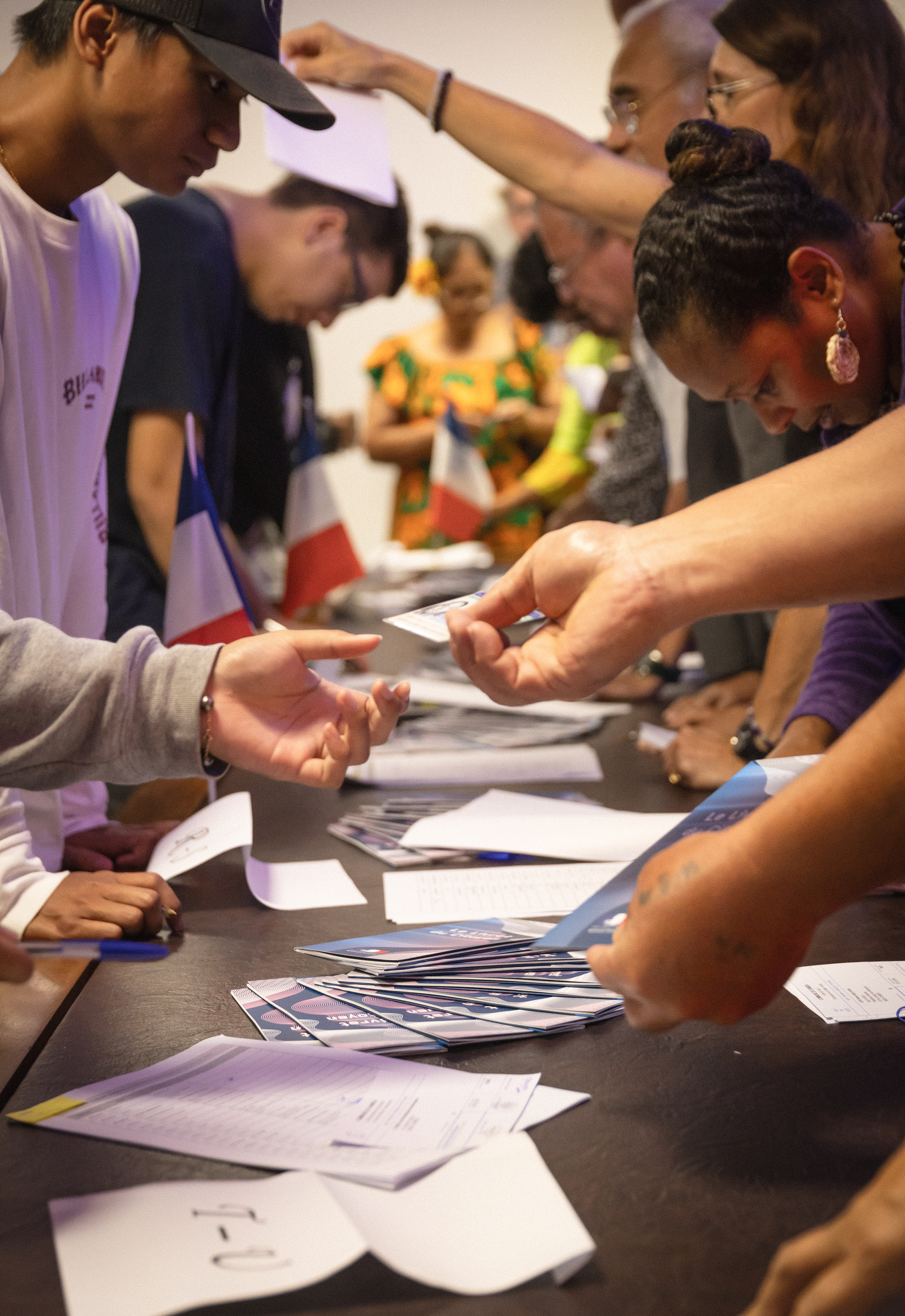 1714046396-ceremonie-remise-cartes-electorales-15.jpg