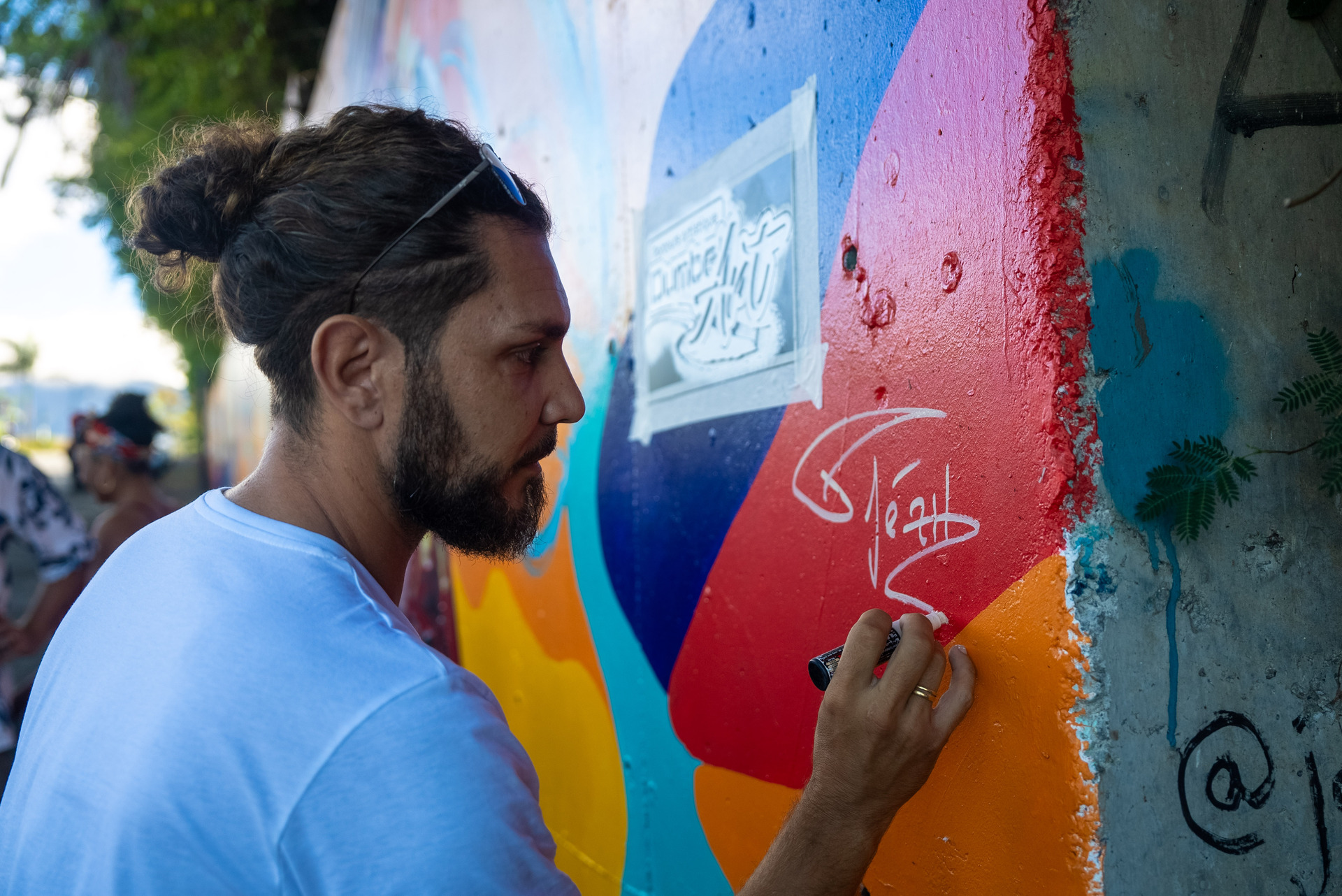 1734383881-fresques-artistes-123.jpg